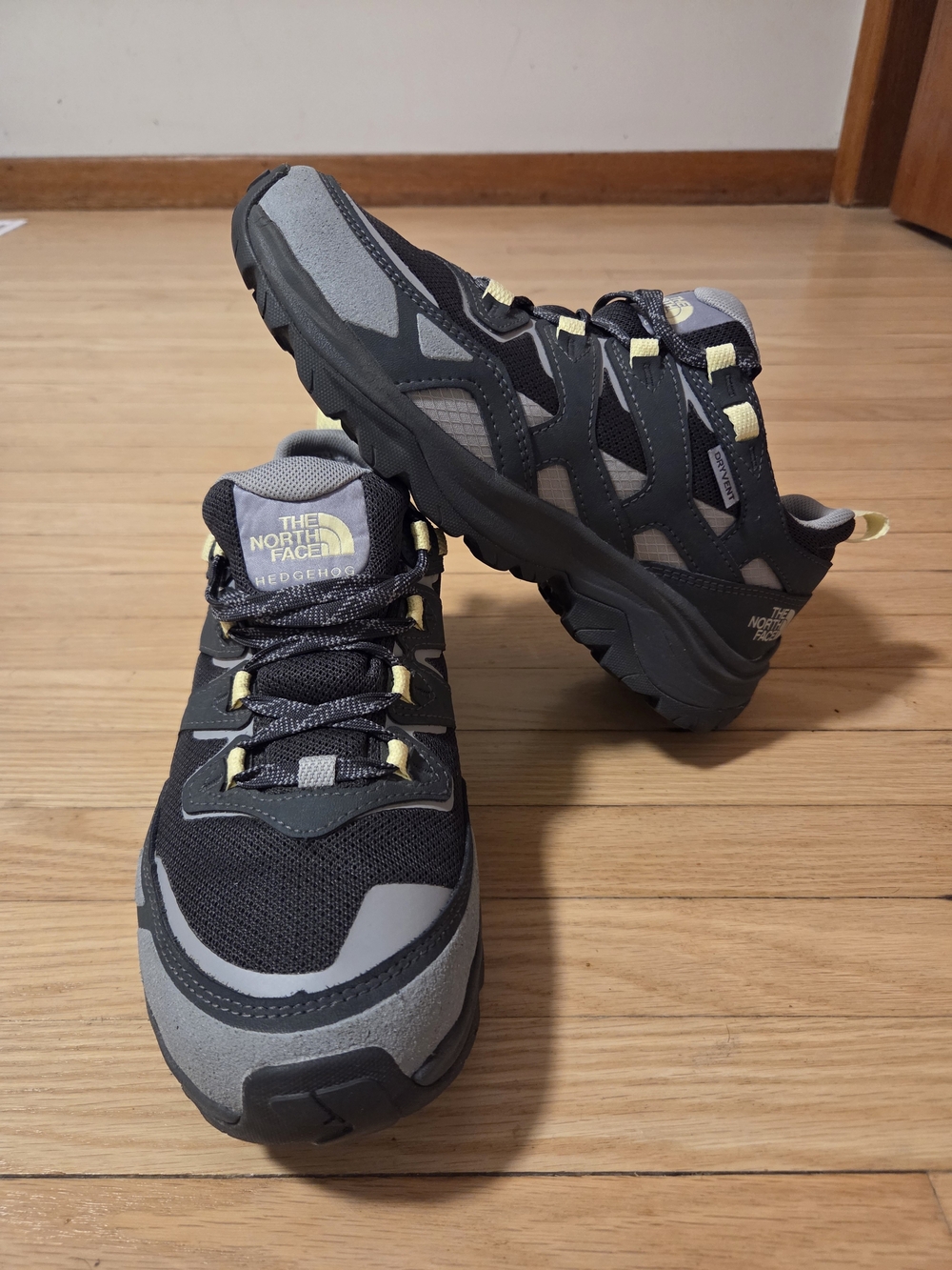 The North Face Women's Hedgehog DryVent Hiking Sneakers Size 8